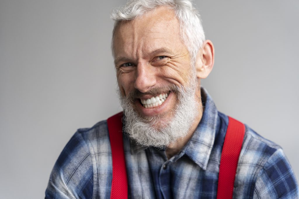 bouchent le portrait d un homme age